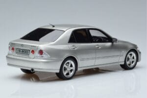 Lexus IS200 XE10 Argent Otto 1:18 OT991 Résine — image 2 sur 6