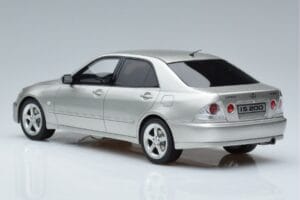 Lexus IS200 XE10 Argent Otto 1:18 OT991 Résine — image 5 sur 6