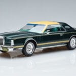 Lincoln Continental Mark V Vert Foncé MCG 1:18 MCG18404 Métal Moulé