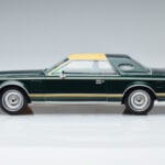 Lincoln Continental Mark V Vert Foncé MCG 1:18 MCG18404 Métal Moulé - image 3 of 6