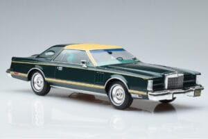 Lincoln Continental Mark V Vert Foncé MCG 1:18 MCG18404 Métal Moulé — image 4 sur 6