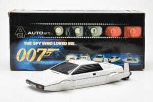 Lotus Esprit Type 79 James Bond The Spy Who Loved Me Submarine Blanc AUTOart 1:18 75306 Métal Moulé — image 2 sur 8