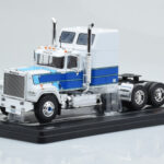 Mack Superliner Magnum Blanc Bleu IXO 1:43