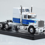 Mack Superliner Magnum Blanc Bleu IXO 1:43 - image 4 of 6