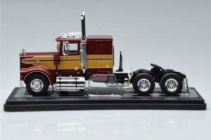 Marmon CHDT Rouge Or IXO 1:43 TR157 Métal Moulé — image 3 sur 6