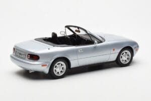 Mazda MX-5 NA Argent Norev 1:18 188023 Métal Moulé — image 2 sur 7