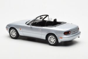 Mazda MX-5 NA Argent Norev 1:18 188023 Métal Moulé — image 6 sur 7