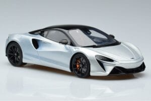 McLaren Artura Argent GT Spirit 1:18 GT873 Résine — image 4 sur 6
