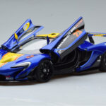 McLaren P1 GTR Bleu Avec Rayures Jaunes AUTOart 1:18 - image 2 of 7