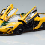 McLaren P1 GTR Jaune Avec Rayures Vertes AUTOart 1:18 - image 2 of 7