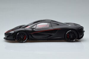 McLaren P1 Noir Mat AUTOart 1:18 76027 Métal Moulé — image 4 sur 9