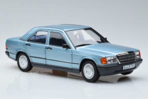 Mercedes 190E W201 Bleu Clair Norev 1:18 183828 Métal Moulé — image 5 sur 7