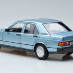 Mercedes 190E W201 Bleu Clair Norev 1:18 - image 6 of 7