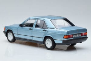 Mercedes 190E W201 Bleu Clair Norev 1:18 183828 Métal Moulé — image 6 sur 7