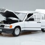 Mercedes 190 E W201 Blanc Norev 1:18 183820 Métal Moulé - image 2 of 7