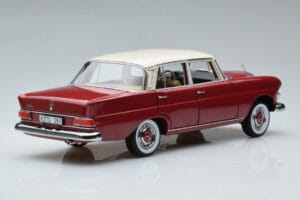 Mercedes 200 W110 Rouge Norev 1:18 183706 Métal Moulé — image 3 sur 7