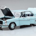 Mercedes 200 W115 Norev 1:18 183777 Métal Moulé - image 2 of 7