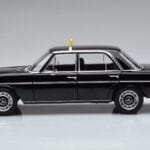 Mercedes 200 W115 Taxi Norev 1:18 183776 Métal Moulé - image 4 of 7