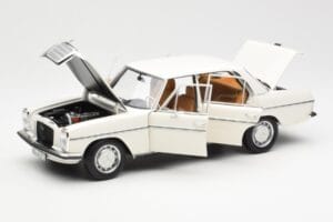 Mercedes 200 W115 Blanc Norev 1:18 183770 Métal Moulé — image 2 sur 8
