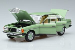 Mercedes 200 W123 Vert Norev 1:18 183796 Métal Moulé — image 2 sur 7
