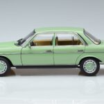 Mercedes 200 W123 Vert Norev 1:18 183796 Métal Moulé - image 4 of 7
