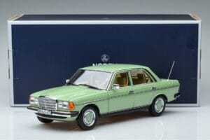 Mercedes 200 W123 Vert Norev 1:18 183796 Métal Moulé — image 7 sur 7