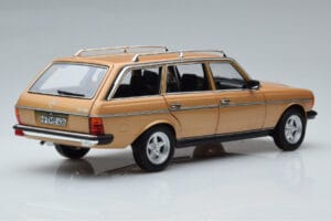 Mercedes 200T S123 AMG Package Beige Norev 1:18 183739 Métal Moulé — image 3 sur 9