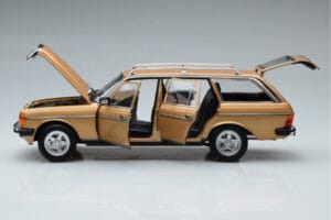 Mercedes 200T S123 AMG Package Beige Norev 1:18 183739 Métal Moulé — image 4 sur 9