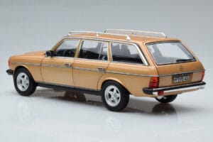 Mercedes 200T S123 AMG Package Beige Norev 1:18 183739 Métal Moulé — image 7 sur 9