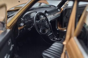 Mercedes 200T S123 Beige Norev 1:18 183738 Métal Moulé — image 8 sur 9