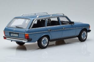 Mercedes 200T S123 Bleu Norev 1:18 183737 Métal Moulé — image 3 sur 7