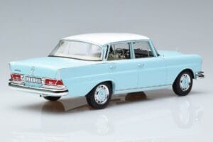 Mercedes 220 S W111 Bleu Norev 1:18 183920 Métal Moulé — image 3 sur 7