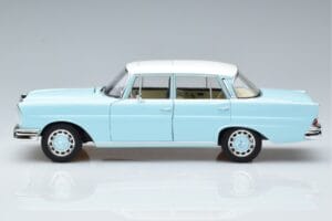Mercedes 220 S W111 Bleu Norev 1:18 183920 Métal Moulé — image 4 sur 7
