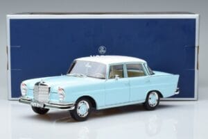 Mercedes 220 S W111 Bleu Norev 1:18 183920 Métal Moulé — image 7 sur 7