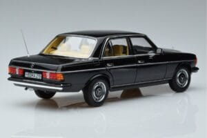 Mercedes 230E W123 Édition Limitée Norev 1:18 183711 Métal Moulé — image 3 sur 8