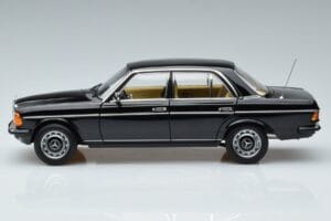 Mercedes 230E W123 Édition Limitée Norev 1:18 183711 Métal Moulé — image 5 sur 8