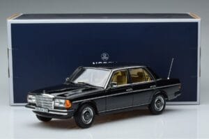 Mercedes 230E W123 Édition Limitée Norev 1:18 183711 Métal Moulé — image 8 sur 8