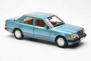 Mercedes 230E W124 Beryl Metallic Édition Concessionnaire Norev 1:18 B66040698 Métal Moulé — image 6 sur 8