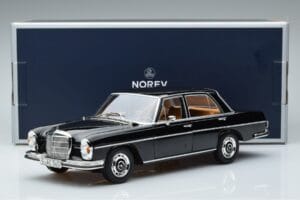 Mercedes 280 SE W108 Noir Norev 1:18 183762 Métal Moulé — image 7 sur 7