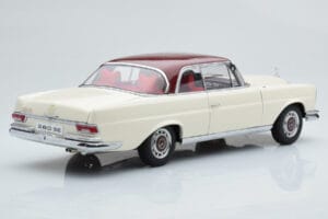 Mercedes 280 SE W108 Blanc AUTOart 1:18 76287 Métal Moulé — image 4 sur 8