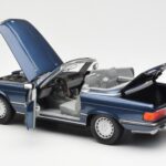 Mercedes 300 SL R107 Bleu Nautique Norev 1:18 183466 - image 5 of 8