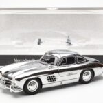 Mercedes 300 SL W198 Chrome Minichamps 1:18 B66040645 - image 8 of 8