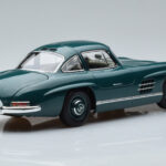 Mercedes 300 SL W198 Gullwing Vert Norev 1:18 - image 3 of 7