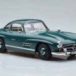 Mercedes 300 SL W198 Gullwing Vert Norev 1:18 - image 5 of 7