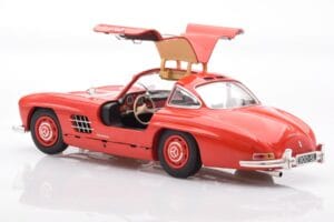 Mercedes 300 SL W198 Gullwing Rouge Minichamps 1:18 110037211 Métal Moulé — image 5 sur 8