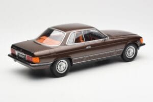 Mercedes 500 SLC C107 Marron KK-Scale 1:18 180851 Métal Moulé — image 2 sur 6