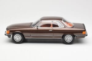 Mercedes 500 SLC C107 Marron KK-Scale 1:18 180851 Métal Moulé — image 3 sur 6