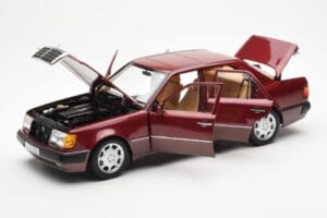 Mercedes 500E W124 Rouge Metallic Édition Concessionnaire Norev 1:18 B66040699 Métal Moulé — image 2 sur 8