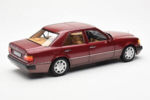 Mercedes 500E W124 Rouge Metallic Édition Concessionnaire Norev 1:18 B66040699 Métal Moulé — image 3 sur 8