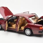 Mercedes 500E W124 Rouge Metallic Édition Concessionnaire Norev 1:18 B66040699 - image 5 of 8